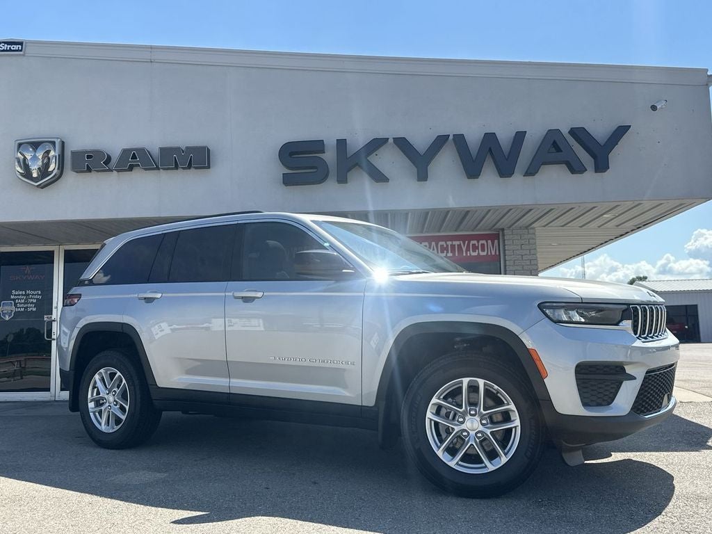 2025 Jeep Grand Cherokee GRAND CHEROKEE LAREDO X 4X2