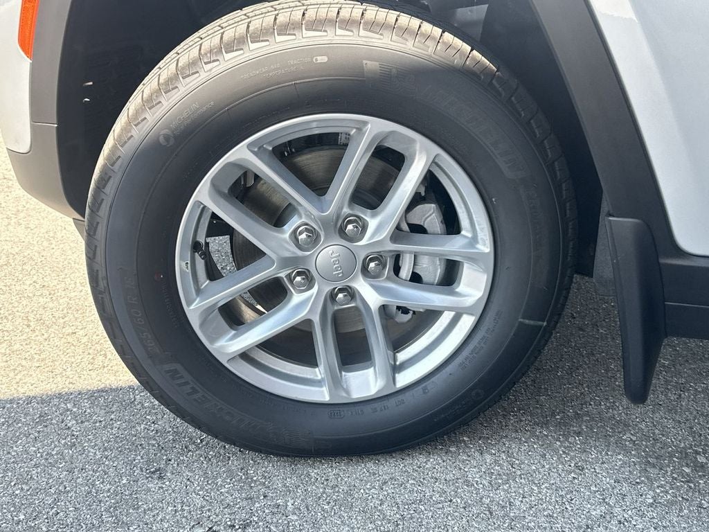 2025 Jeep Grand Cherokee GRAND CHEROKEE LAREDO X 4X2