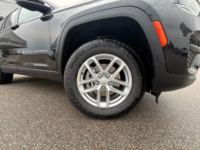 2025 Jeep Grand Cherokee GRAND CHEROKEE LAREDO X 4X4