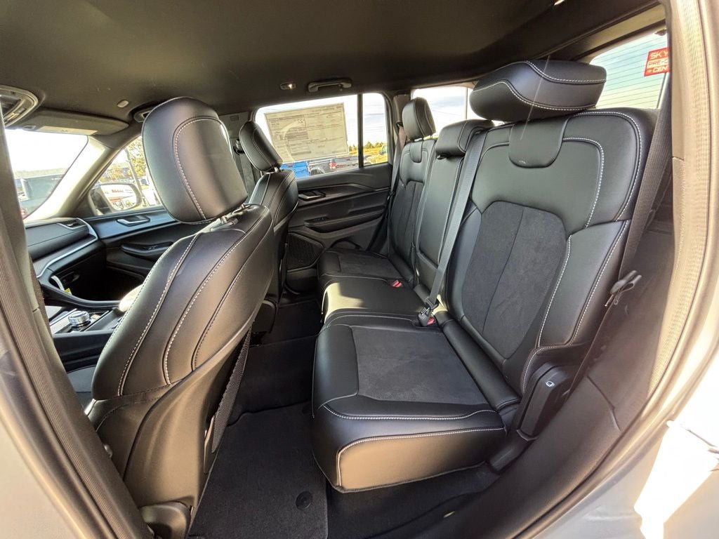 2025 Jeep Grand Cherokee GRAND CHEROKEE ALTITUDE 4X4