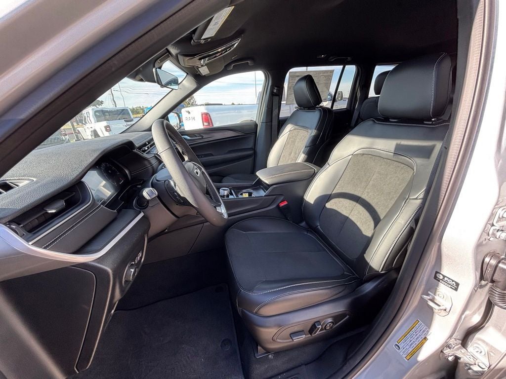 2025 Jeep Grand Cherokee GRAND CHEROKEE ALTITUDE 4X4