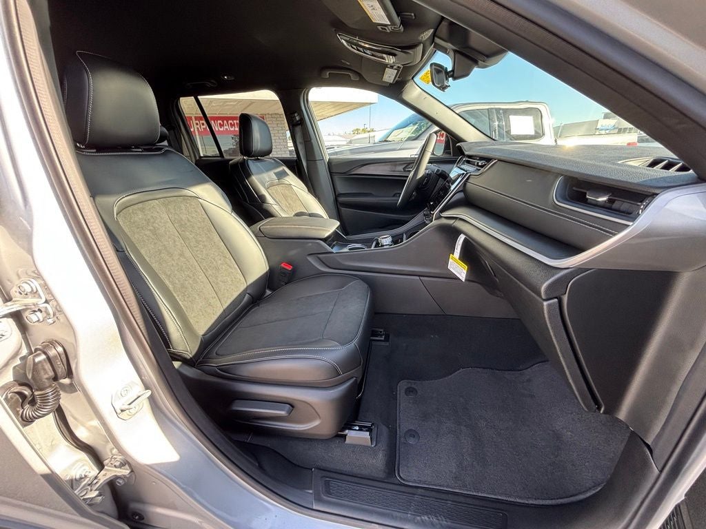 2025 Jeep Grand Cherokee GRAND CHEROKEE ALTITUDE 4X4