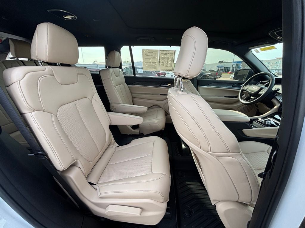 2025 Jeep Grand Cherokee L Limited 4x4