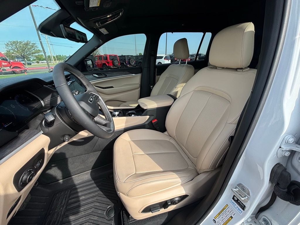 2025 Jeep Grand Cherokee L Limited 4x4