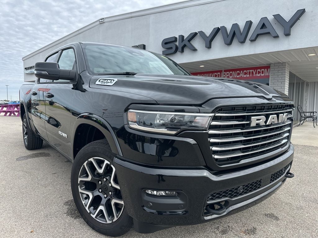 2025 RAM Ram 1500 RAM 1500 LARAMIE CREW CAB 4X4 5'7' BOX