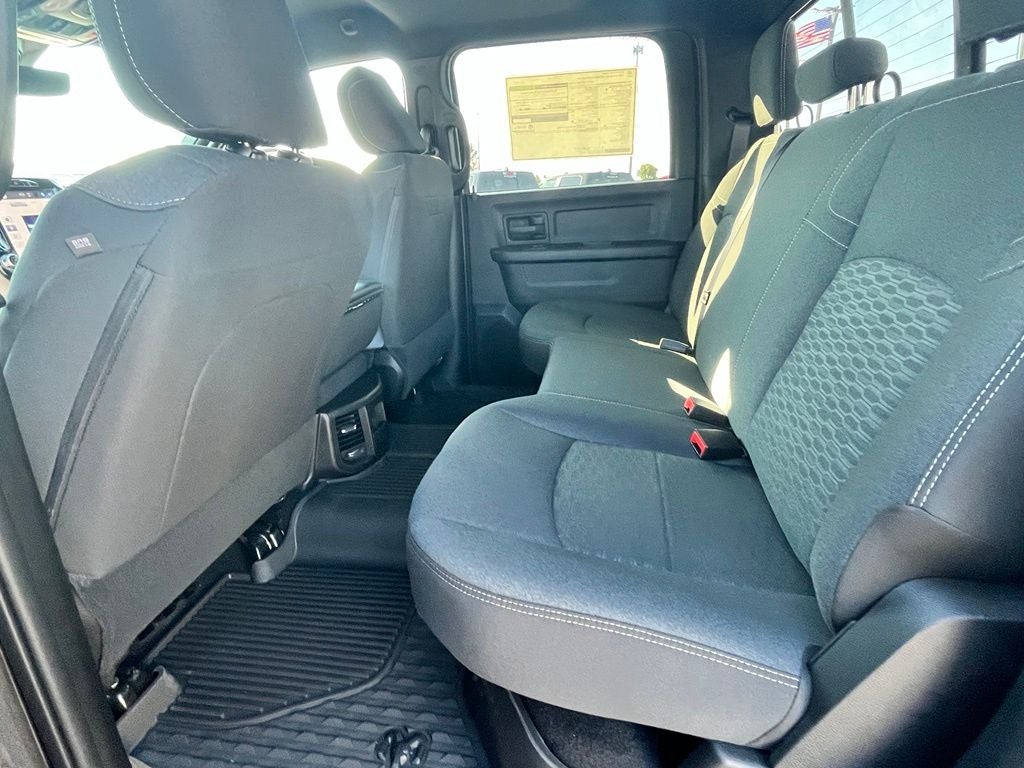 2026 RAM Ram 2500 RAM 2500 BLACK EXPRESS CREW CAB 4X4 6'4' BOX