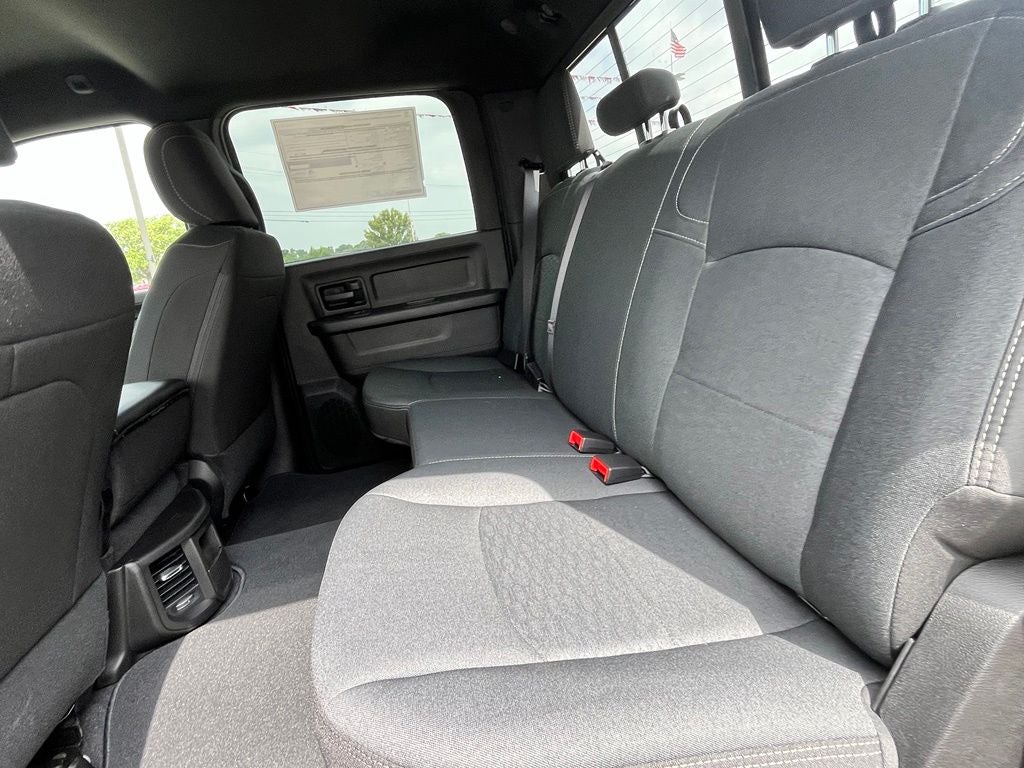 2026 RAM Ram 2500 RAM 2500 BLACK EXPRESS CREW CAB 4X4 6'4' BOX