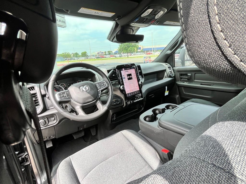 2026 RAM Ram 2500 RAM 2500 BLACK EXPRESS CREW CAB 4X4 6'4' BOX
