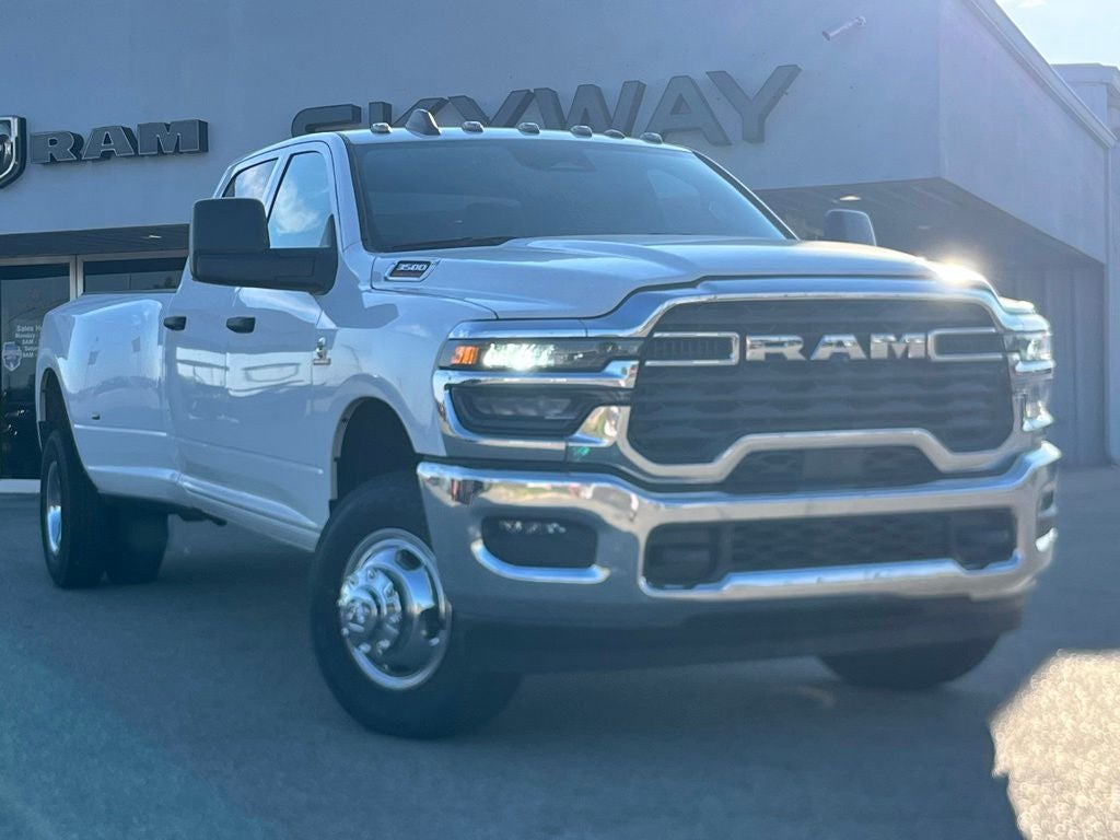 2026 RAM Ram 3500 RAM 3500 TRADESMAN CREW CAB 4X4 8' BOX