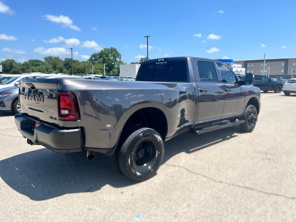2025 RAM 3500 Tradesman Crew Cab 4x4 8' Box