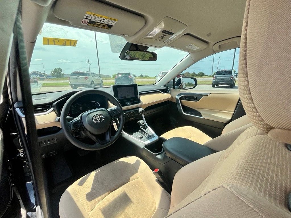 2023 Toyota RAV4 Hybrid LE