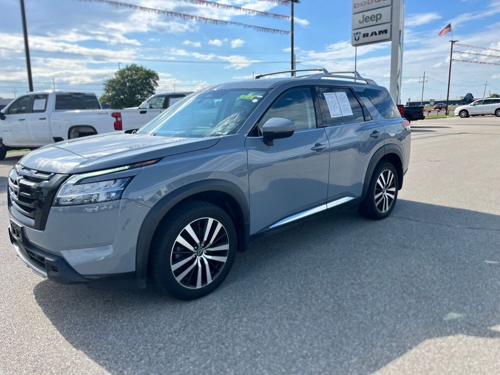 2023 Nissan Pathfinder Platinum 4WD